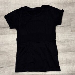 lululemon athletica Black Short Sleeve Tee